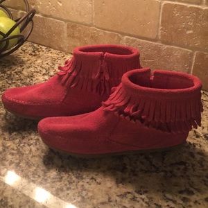Girls Minnetonka size 1 EUC